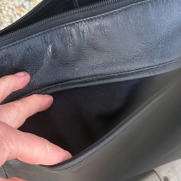 Classic Derek Alexander genuine leather crossbody bag - Picture 5 of 10